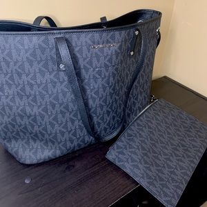 Michael Kors JetSet Large Tote Black